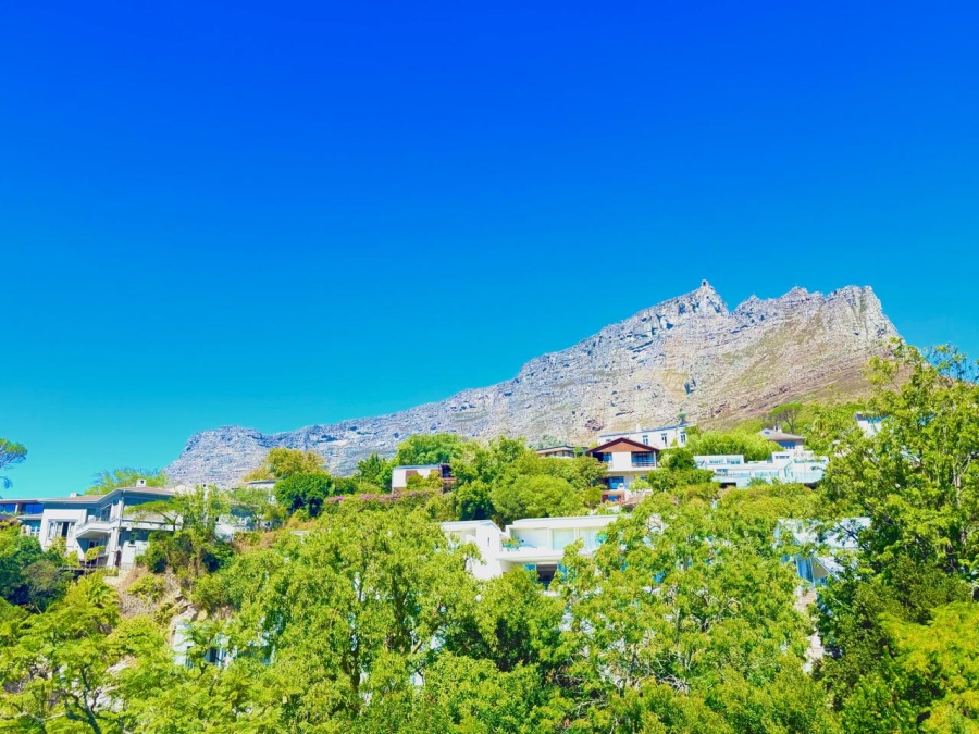 To Let 4 Bedroom Property for Rent in Higgovale Western Cape